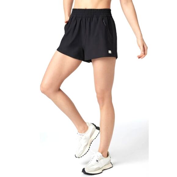 VUORI Dash Short 2.0 Women's Black Shorts M - Picture 2 of 8